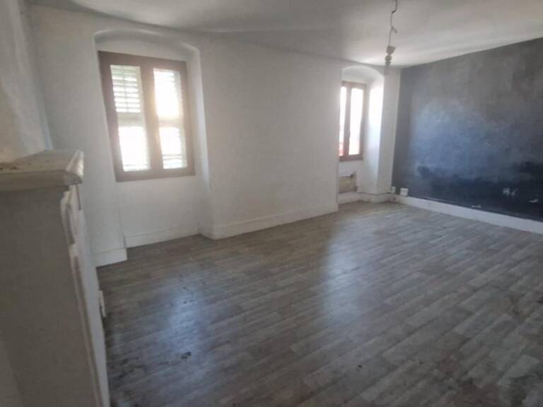 Rumilly Centre-Ville – Appartement à vendre - Fort Potentiel pour Investisseurs ou Amateurs de Rénovation — photo 1