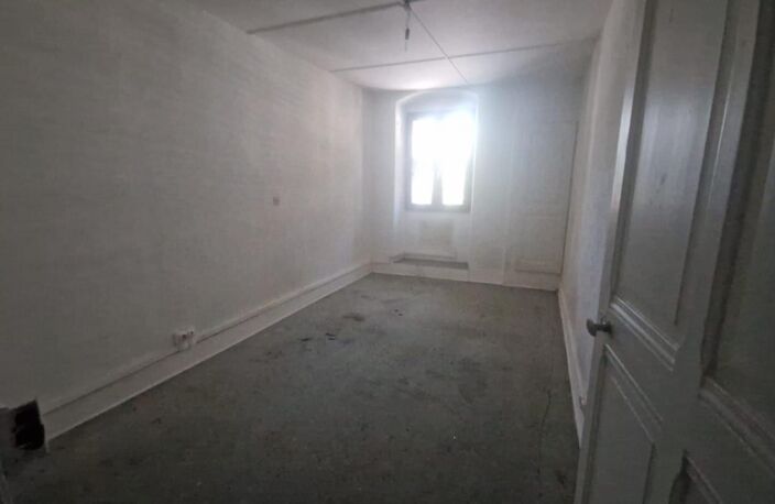 Rumilly Centre-Ville – Appartement à vendre - Fort Potentiel pour Investisseurs ou Amateurs de Rénovation — photo 4
