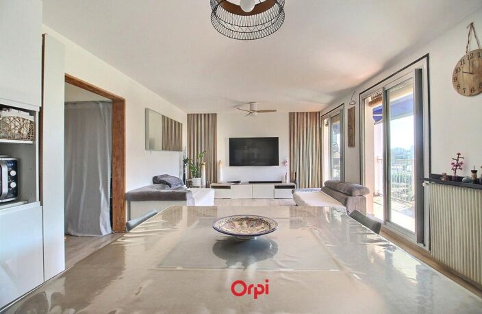 EN VENTE - BEL APPARTEMENT T4/5 LUMINEUX - VUE EXCEPTIONNELLE - TERRASSE - SECTEUR SAINT LOUP - MARSEILLE - — photo 2
