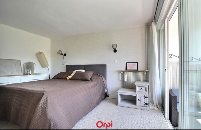 EN VENTE - BEL APPARTEMENT T4/5 LUMINEUX - VUE EXCEPTIONNELLE - TERRASSE - SECTEUR SAINT LOUP - MARSEILLE - — photo 4