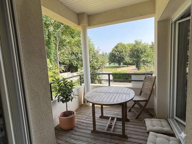 Appartement À Vendre — photo du bien