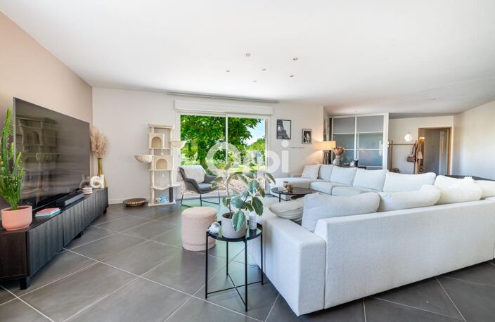 Maison À Vendre sur Condat-sur-Vienne : superbe maison familiale avec piscine — photo 3