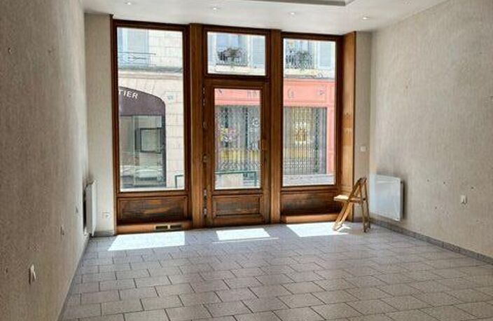 IMMEUBLE  à vendre  dans le centre-ville de St Aignan sur Cher — photo 2
