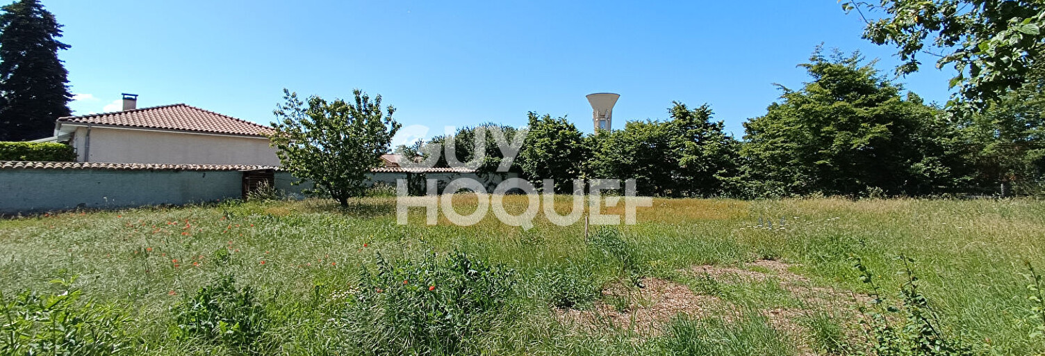 Terrain  750 m² à vendre à Saint-Étienne-le-Molard (42130)