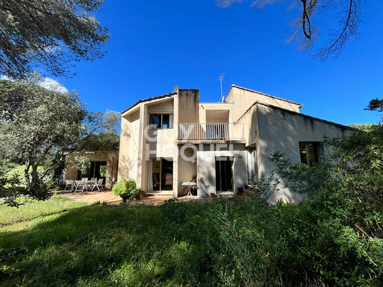 Maison spacieuse à vendre à Langlade avec piscine et double garage — photo 1