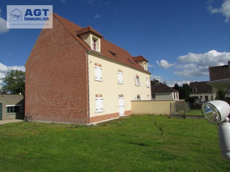 BRESLES — photo 1