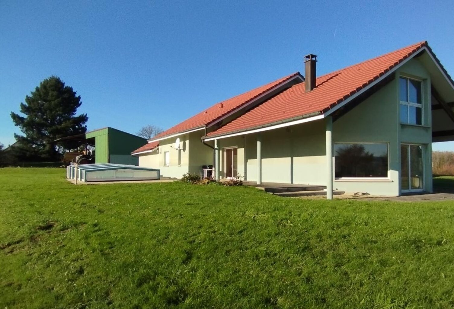 Maison avec piscine et hangar à la campagne — photo 1