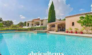 Maison 8 Pièces 308 m² à vendre à Lambesc (13410)