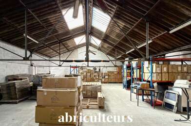 Local industriel  1368990 €