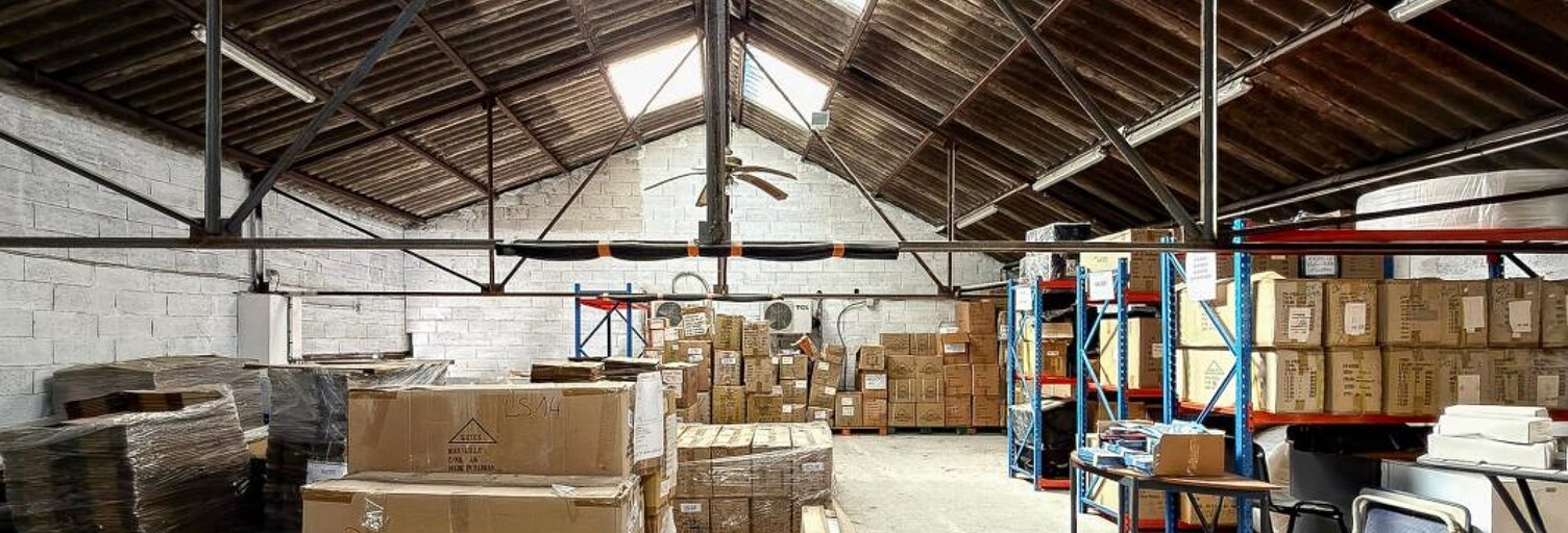 Local industriel  695 m² à vendre à Le Muy (83490)