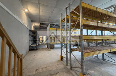 Local industriel  2500 €