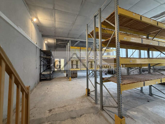 ENTREPOT/ BUREAU A LOUER CHAMBLY — photo du bien
