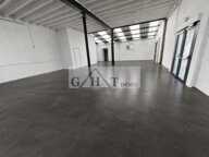 ENTREPOT DE 250 M² + 150 M² EXTERIEUR A LOUER - FONTENAY TRESIGNY — photo 2