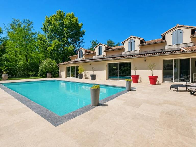 Maison de 11 pièces de 368 m² à Châteauneuf-sur-Isère — photo 1