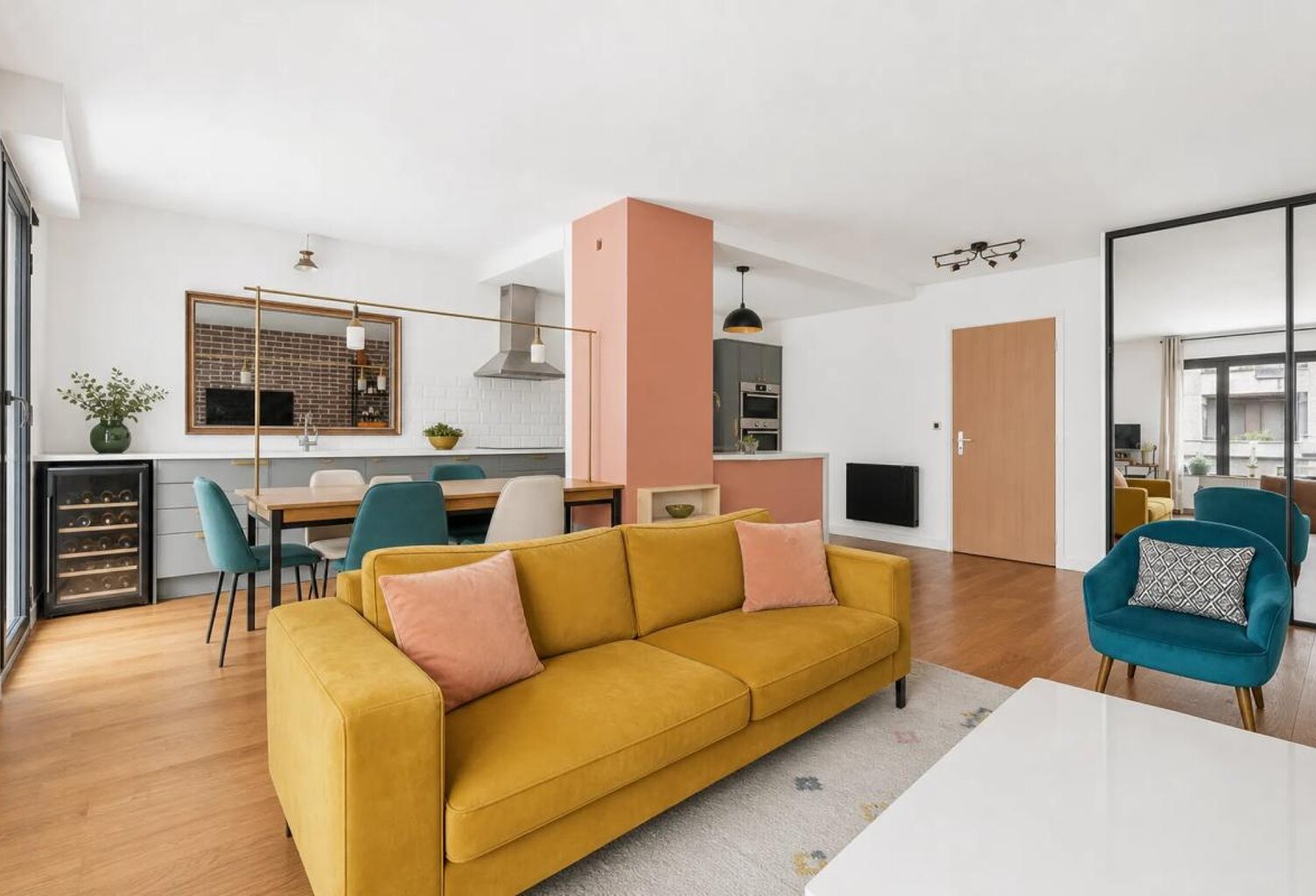 Appartement T3 de 71m² / 2 chambres / 41 m² de séjour / Parking — photo 1