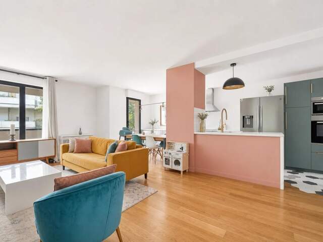 Appartement T3 de 71m² / 2 chambres / 41 m² de séjour / Parking — photo du bien