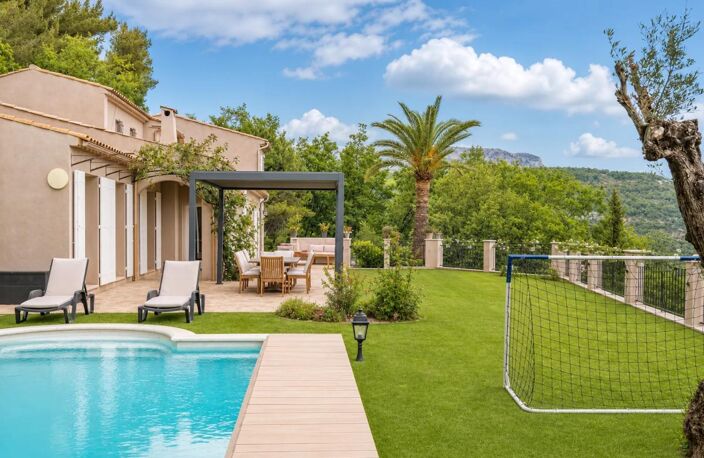 Maison de 6 pièces de 256 m² à Le Bar-sur-Loup — photo 3