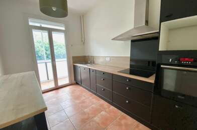 Appartement 3 pièces 810 €