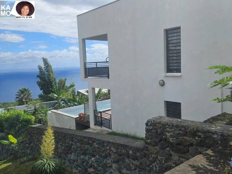 LA POSSESSION - GRANDE MAISON FAMILIALE AVEC PISCINE + VUE IMPRENABLE — photo 1