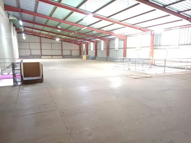 Local d'activité 1175 m² dans le Nord — photo du bien