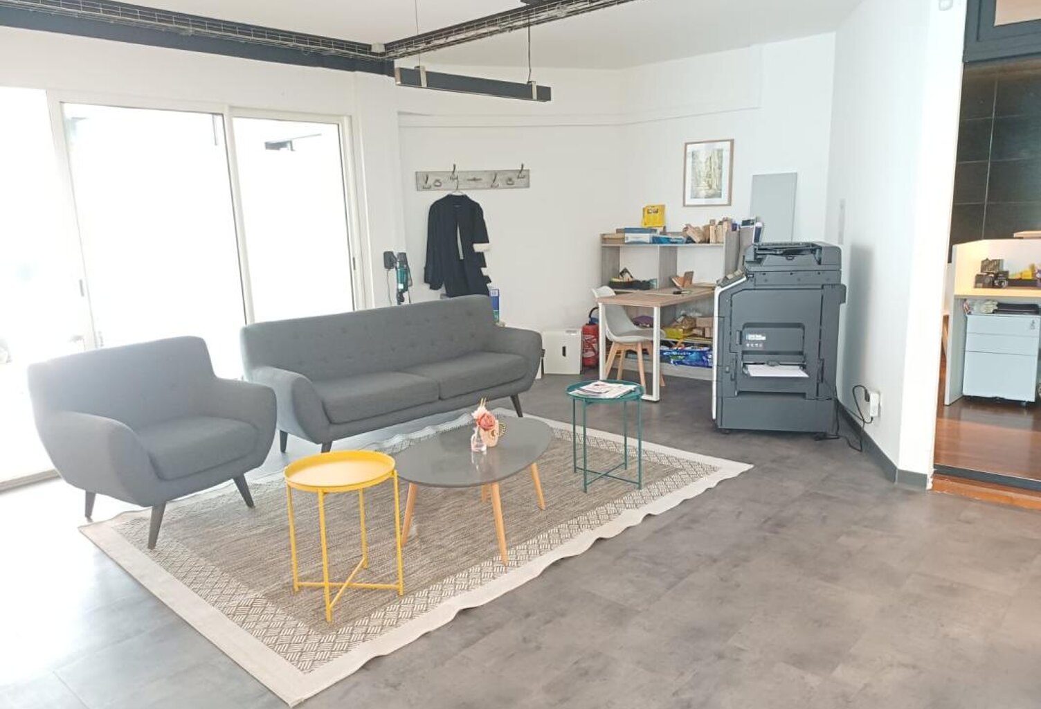Jolis bureaux 129.41 m² St Denis centre — photo 1