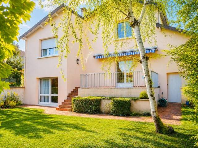 Maison Familiale 7 pièces 145m² Neuilly-Plaisance (93360) — photo du bien