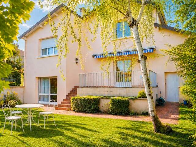 Maison Familiale 7 pièces 145m² Neuilly-Plaisance (93360) — photo du bien
