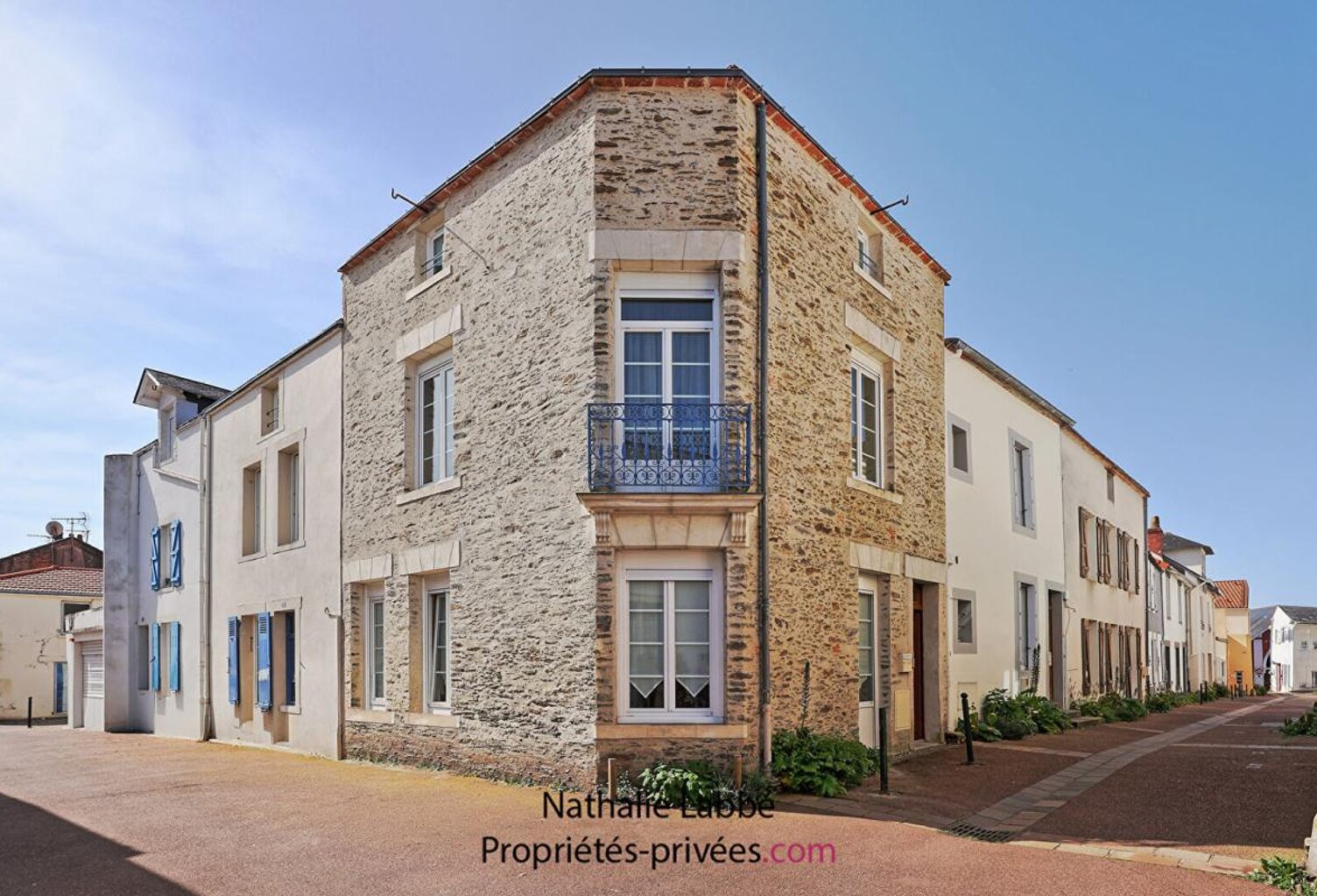 Maison de Ville de caractère Pornic Centre 4 pièce(s) 87.25m2 ET 99m² au sol — photo 1