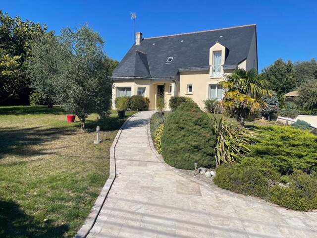 Maison Neuillé 7 pièce(s) 170 m2 — photo du bien
