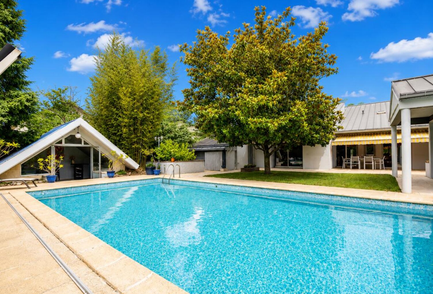 LIEUX UNIQUES ®  x PROPRIÉTÉS PRIVÉES ® PROPOSE MAISON CONTEMPORAINE DE 245 M² - TERRAIN 1313 M² - 41100 SAINT-OUEN — photo 1