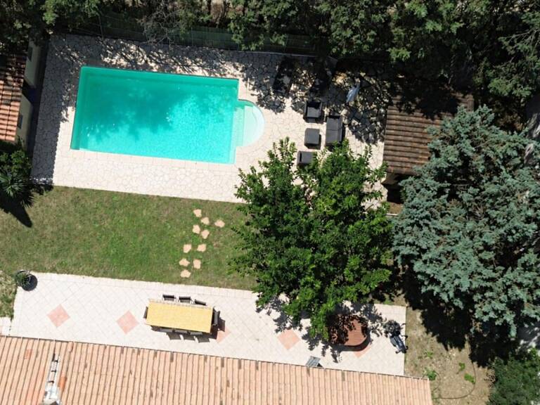 BEDARRIDES: UN AIR DE VACANCES POUR CETTE VILLA CONFORTABLE — photo 1