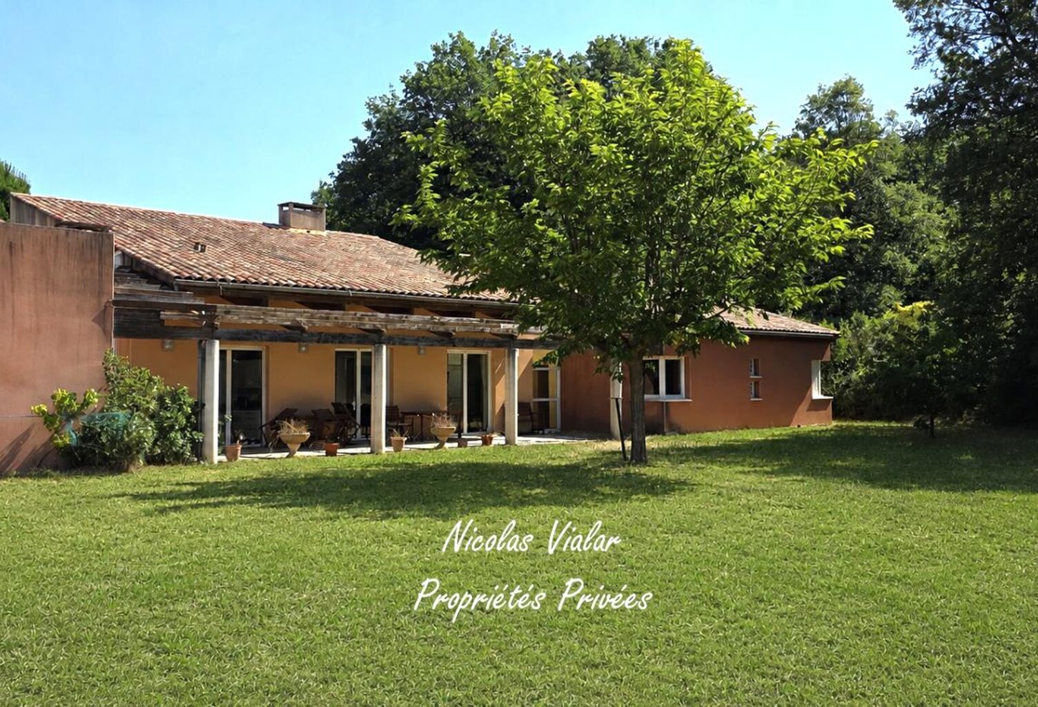 Maison de 175 m2 à Sauzet - Terrain de 4487 m² — photo 1