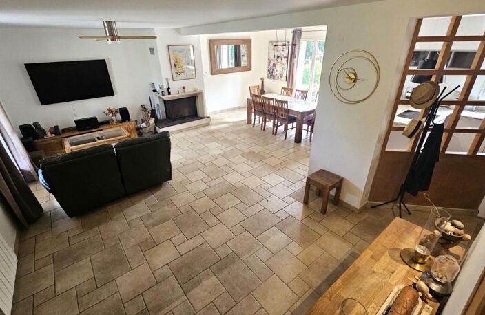 Condé sur Vesgre / Maison familiale 4 chambres avec terrain et boxes pour chevaux / Environnement exceptionnel dans le 78 — photo 4