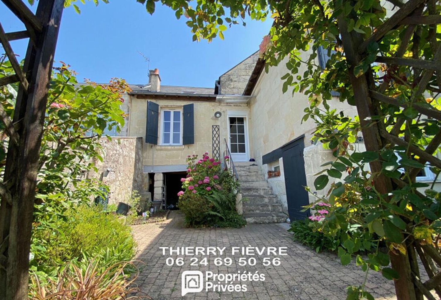 A VENDRE - COEUR DE VILLAGE CHOUZÉ SUR LOIRE MAISON 6 PIÈCES 130 m2  TERRASSE  JARDIN CAVE — photo 1