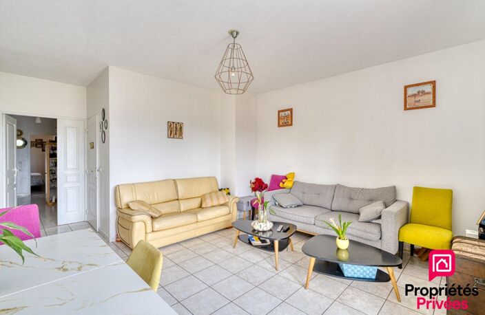T4 traversant, lumineux avec balcon - Garage fermé possible — photo 3