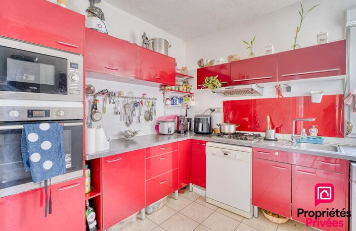 T4 traversant, lumineux avec balcon - Garage fermé possible — photo 4