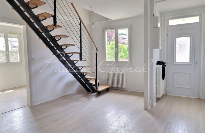 Maison rénovée à Sainte-Cécile, 4 chambres, sous-sol complet, jardin — photo 4