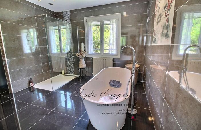 Demeure de prestige  8 pièce(s) 200 m2 — photo 3