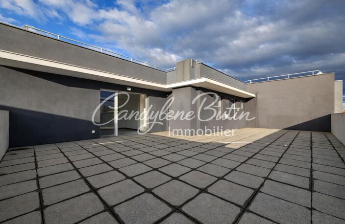 Appartement T3 en attique avec grande terrasse — photo 2
