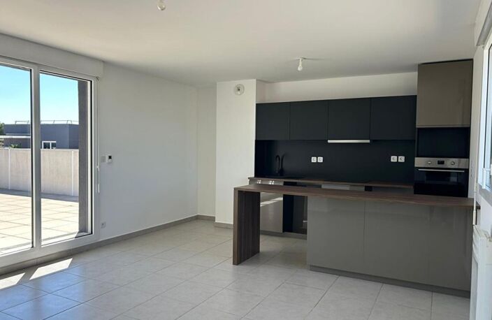 Appartement T3 en attique avec grande terrasse — photo 3