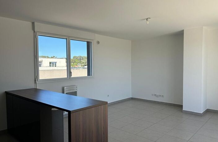 Appartement T3 en attique avec grande terrasse — photo 4