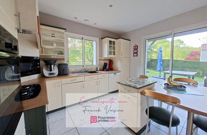 A VENDRE en Exclusivité à Saint Michel Mont Mercure, maison de 124 m2 avec 4 chambres et 1 bureau sur un parc arboré de 3812 m2 — photo 3