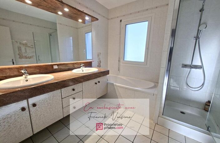 A VENDRE en Exclusivité à Saint Michel Mont Mercure, maison de 124 m2 avec 4 chambres et 1 bureau sur un parc arboré de 3812 m2 — photo 5