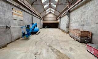 Garage  160 m² à vendre à Saint-Amour (39160)