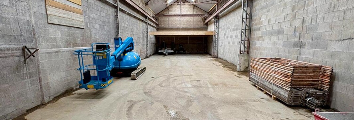Garage  160 m² à vendre à Saint-Amour (39160)