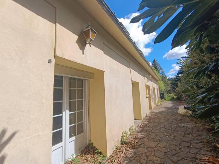 29530 Plonevez du Faou maison familiale 7 chambres 2 salons garage sur 2800 m² — photo 1