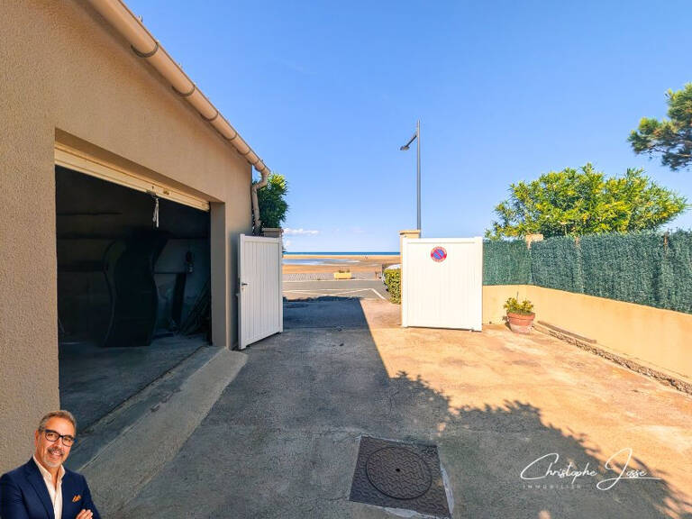 La Franqui - Ensemble immobilier rare avec vue mer, 3 logements et 2 garages — photo 1