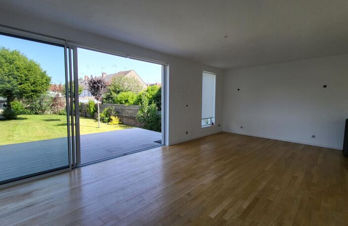 Maison de caractère, quartier Remicourt, jardin, grand garage — photo 4