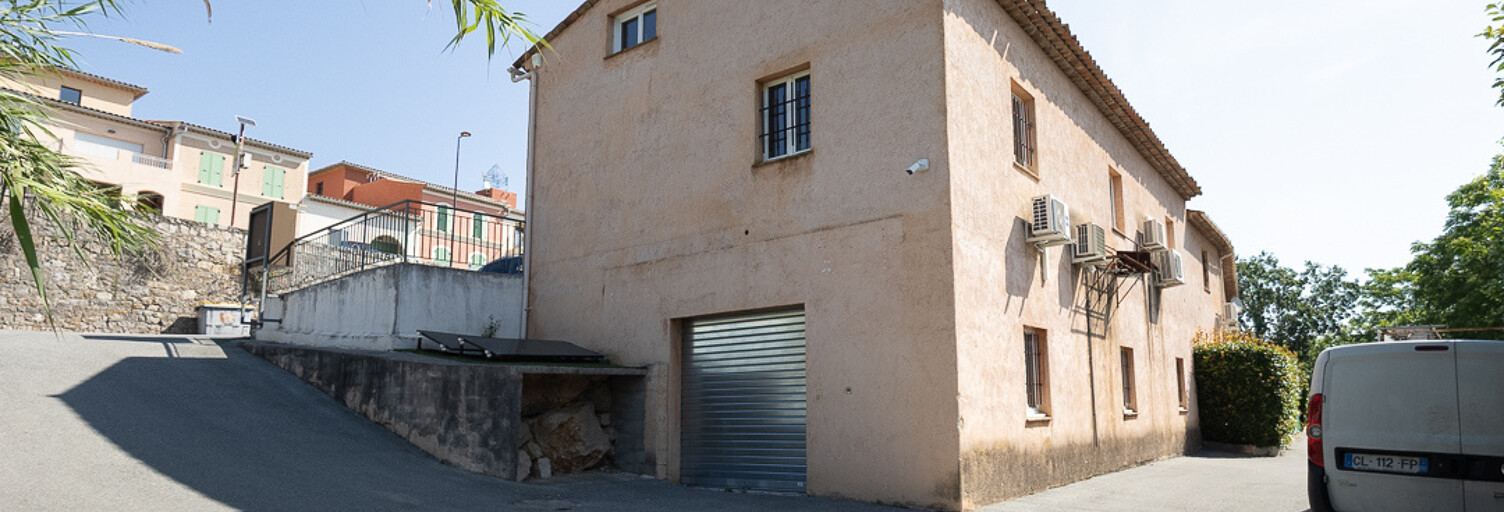 Commerce 3 Pièces 170 m² à louer à Le Rouret (06650)