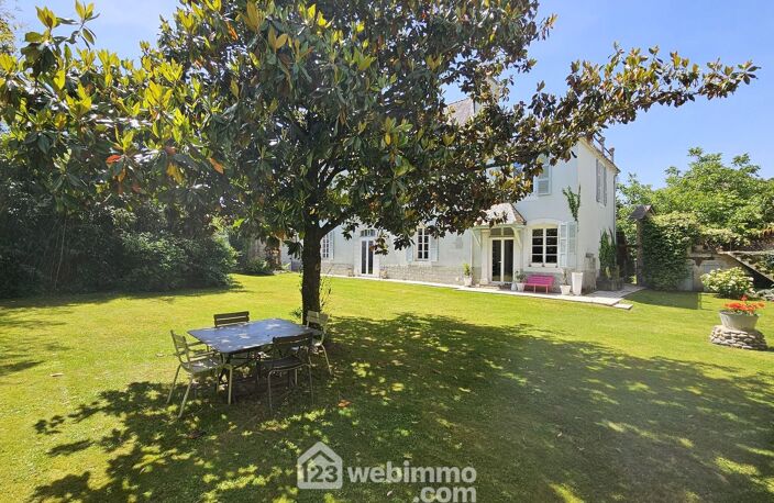 Maison de maître - 284m² - Nay — photo 2